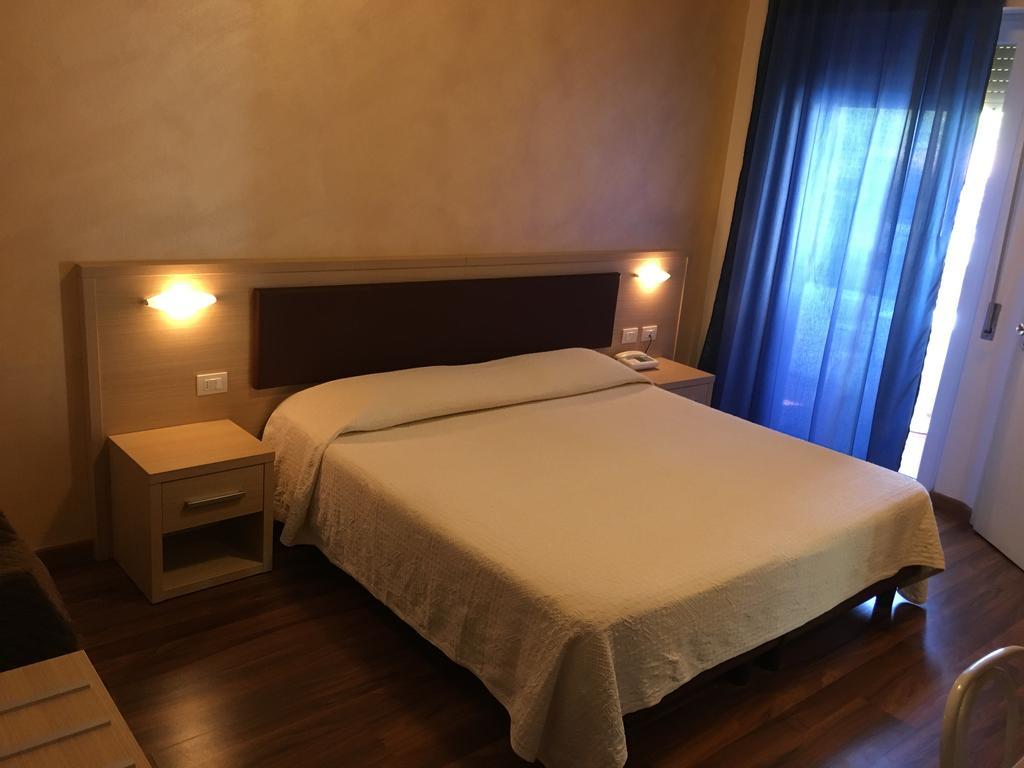 Hotel Grifone Principina a Mare Bagian luar foto