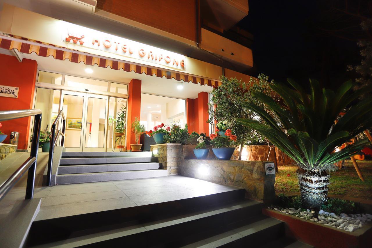 Hotel Grifone Principina a Mare Bagian luar foto