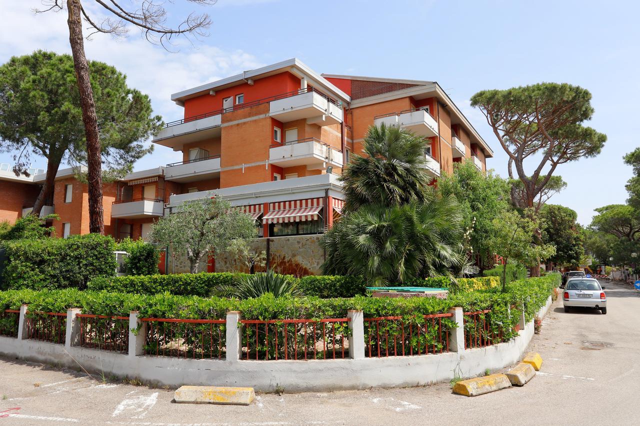 Hotel Grifone Principina a Mare Bagian luar foto