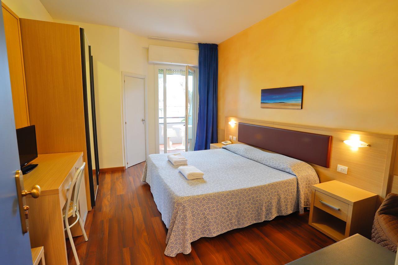 Hotel Grifone Principina a Mare Bagian luar foto