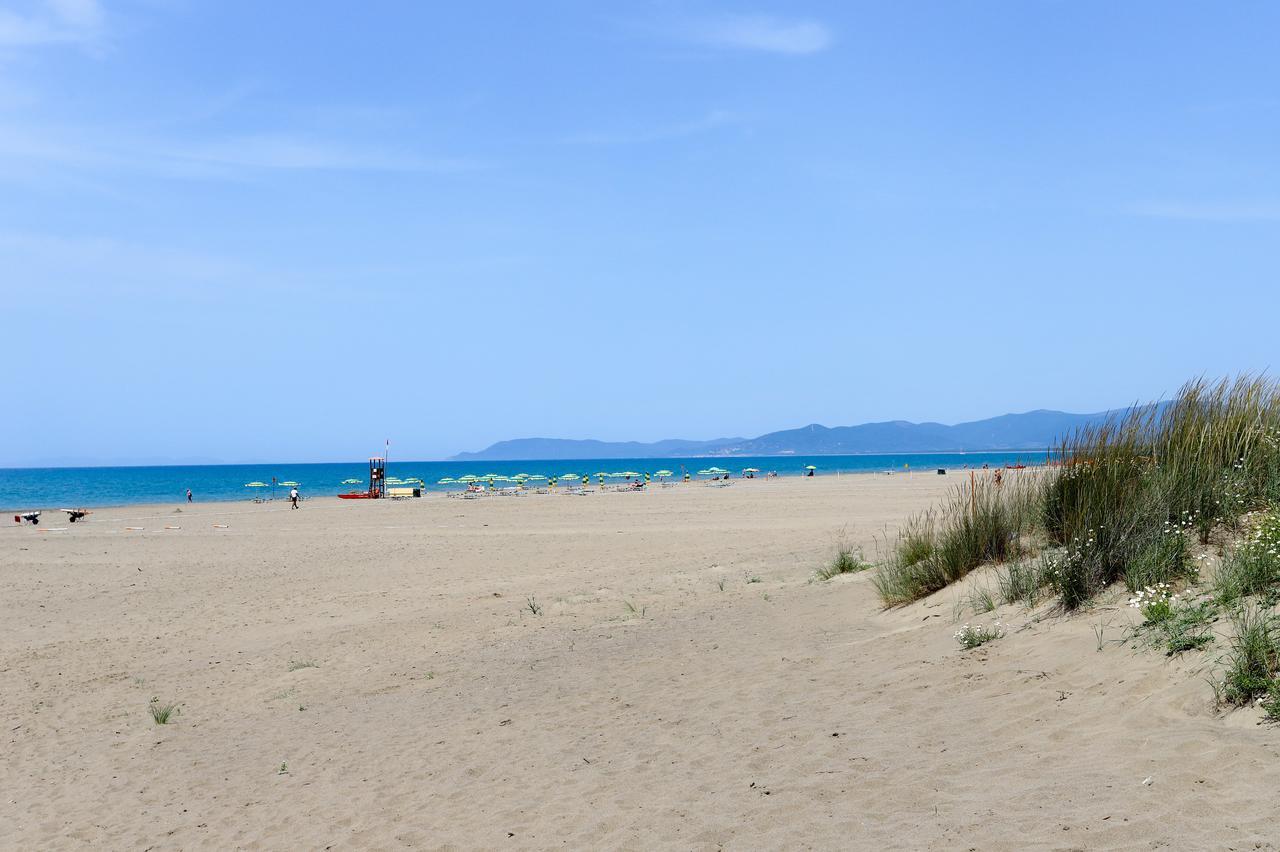 Hotel Grifone Principina a Mare Bagian luar foto