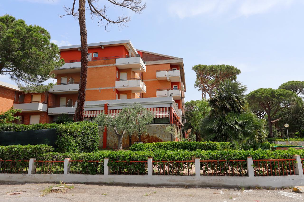 Hotel Grifone Principina a Mare Bagian luar foto